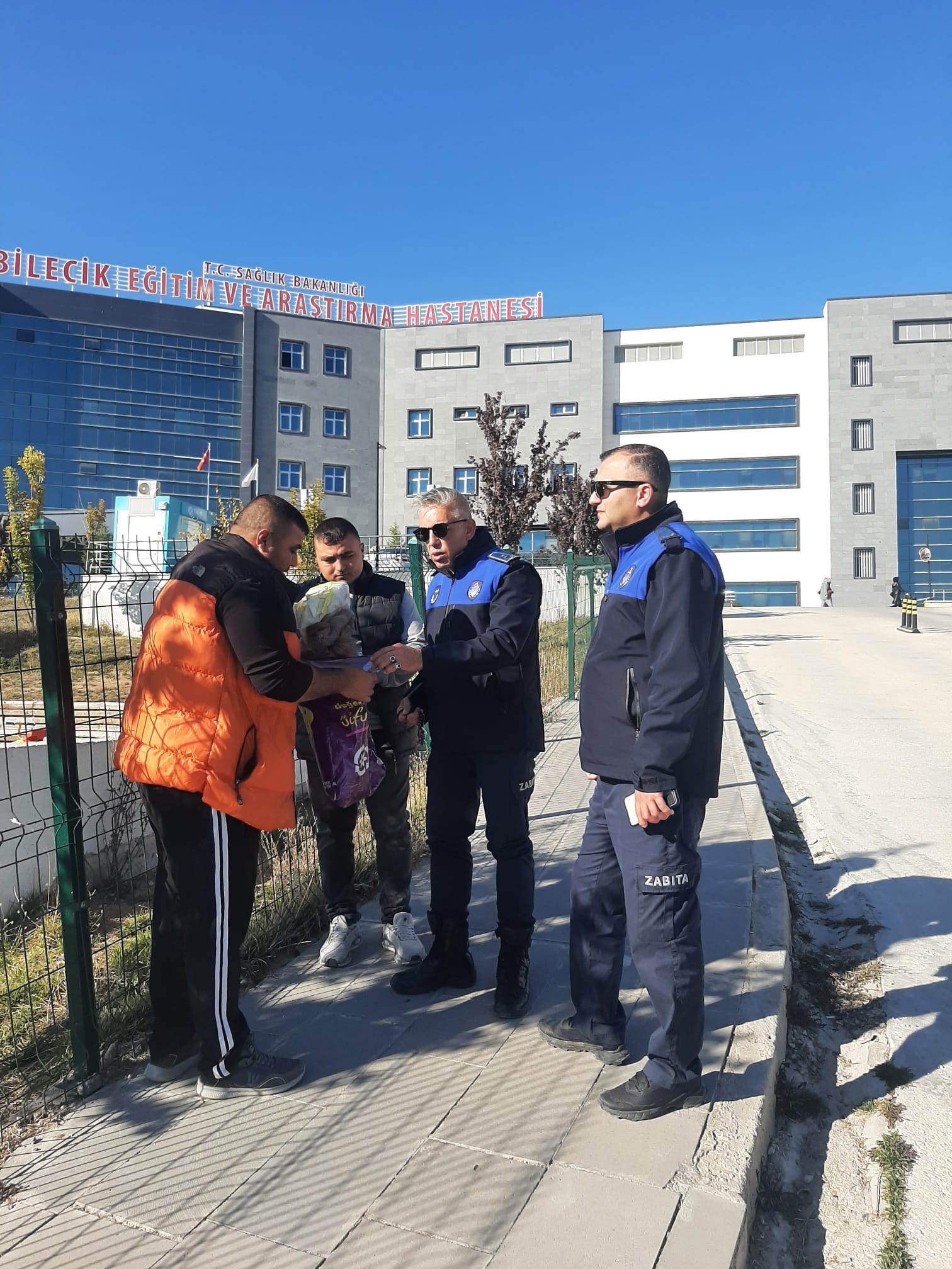 BİLECİK’TE ZORLA ÇOCUKLARI DİLENDİRENLER YAKALANDI