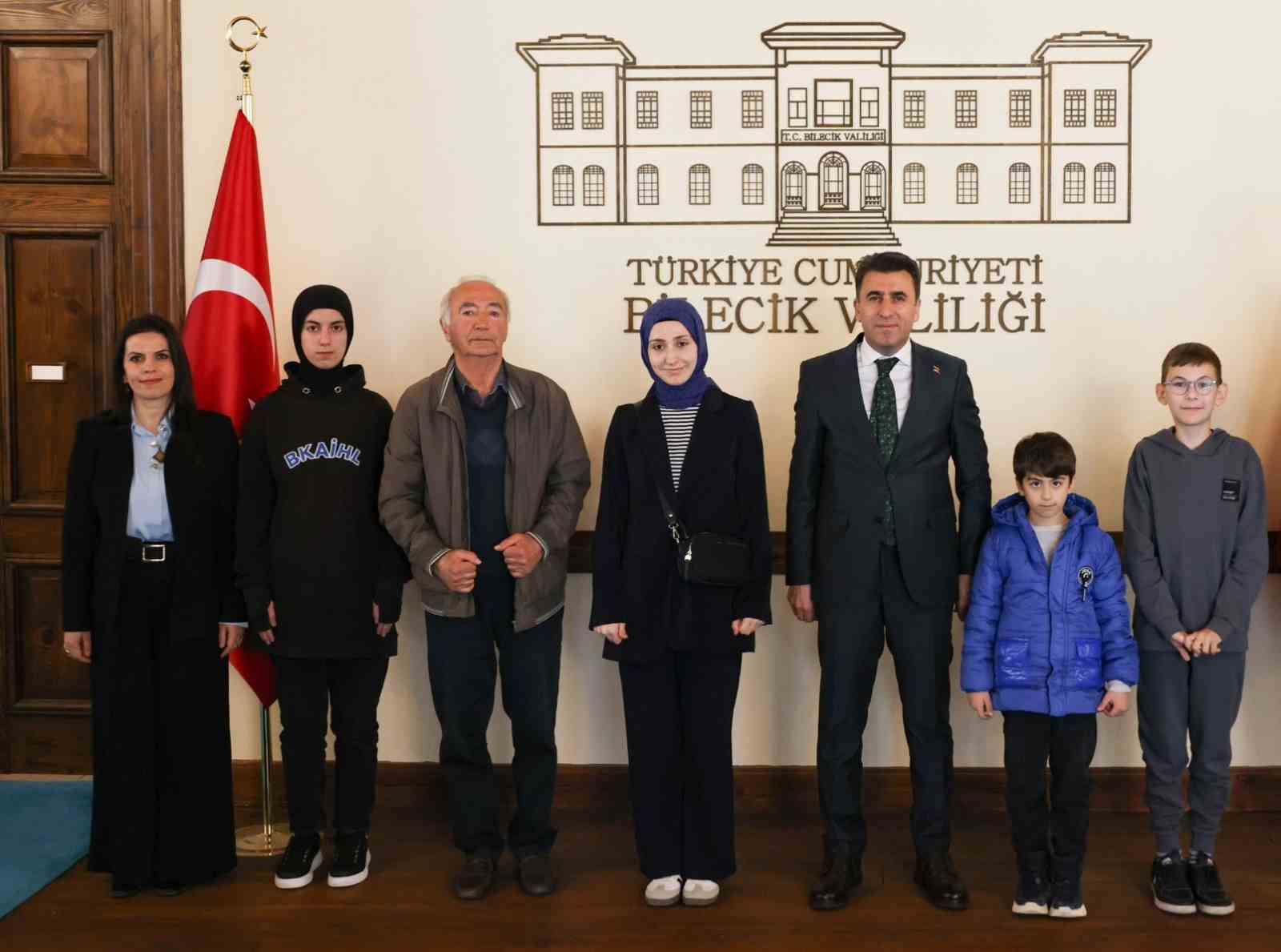 Bilecik’te yıl boyunca en çok kitap okuyanlara ödül