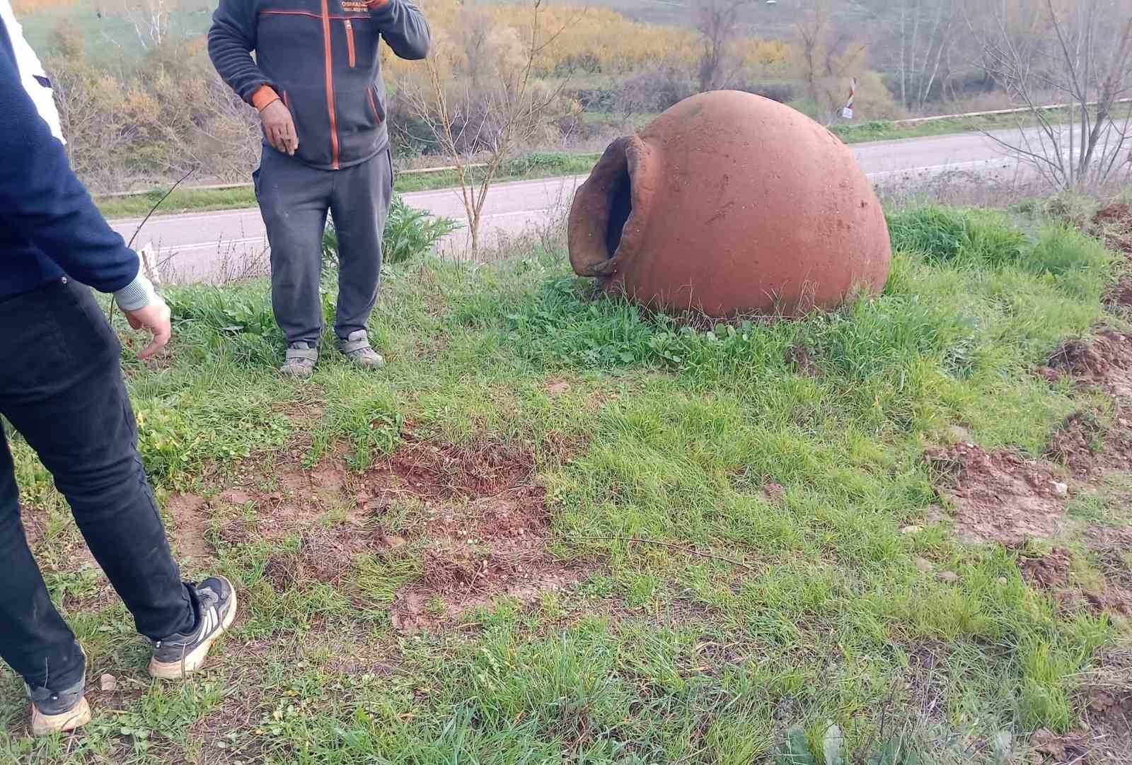 Bilecik’te bin 800 yıllık küpler gün yüzüne çıktı