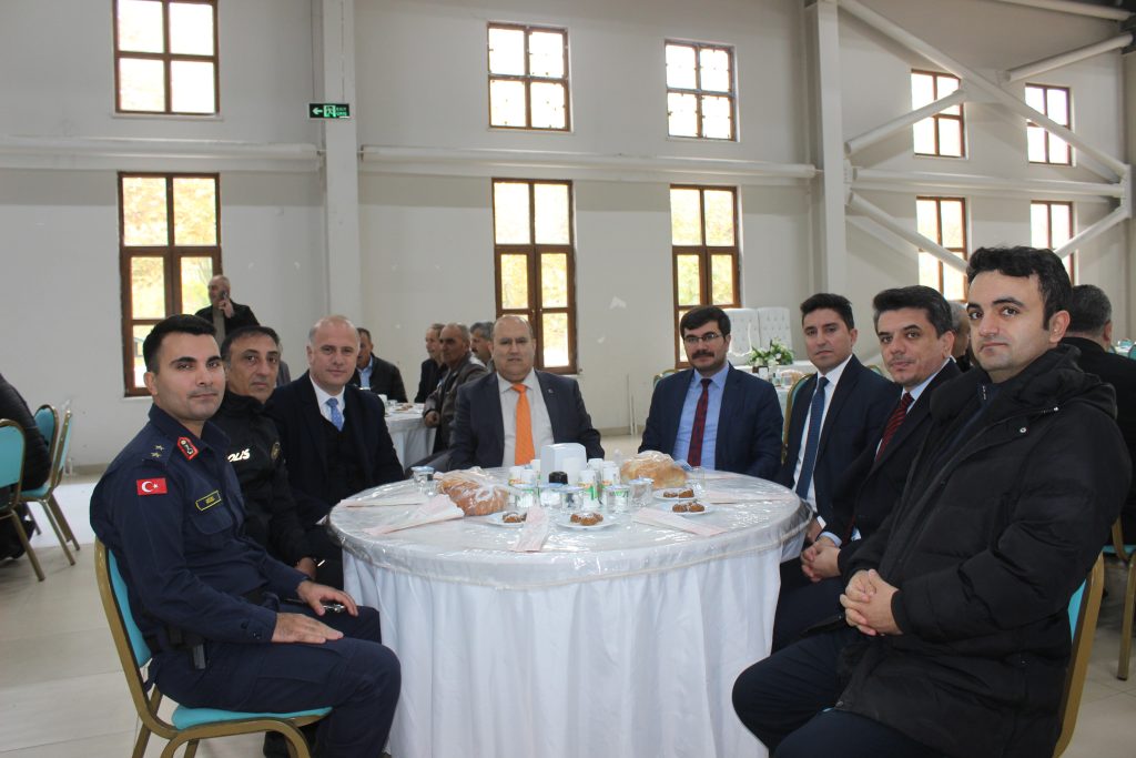 KAYMAKAM ÜNAL’A VEDA YEMEĞİ DÜZENLENDİ