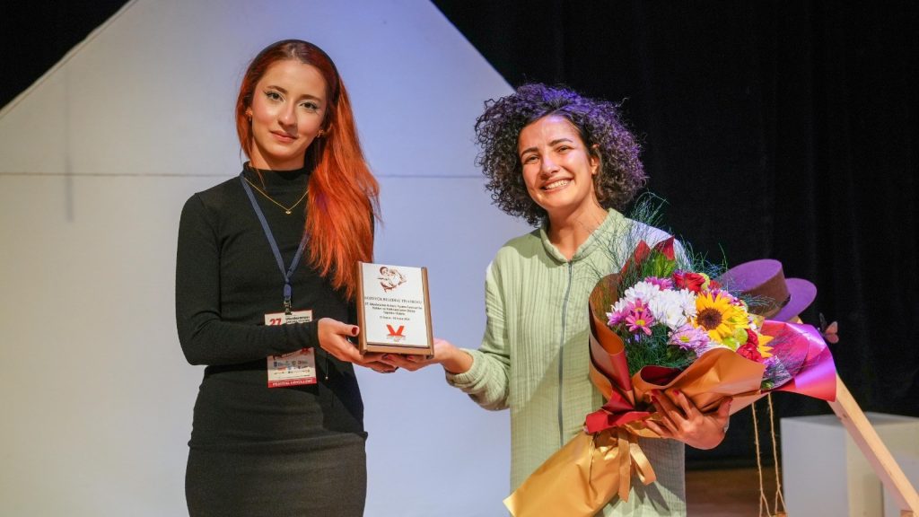 “KALBİMDEKİ PERVANE” ANKARALI MİNİK TİYATROSEVERLERLE BULUŞTU