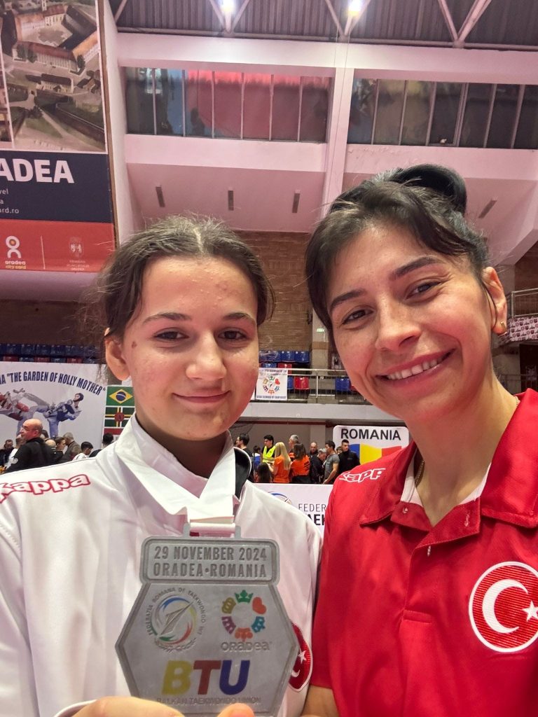 BALKAN TAEKWONDO ŞAMPİYONASI’NDA İKİNCİ OLDU