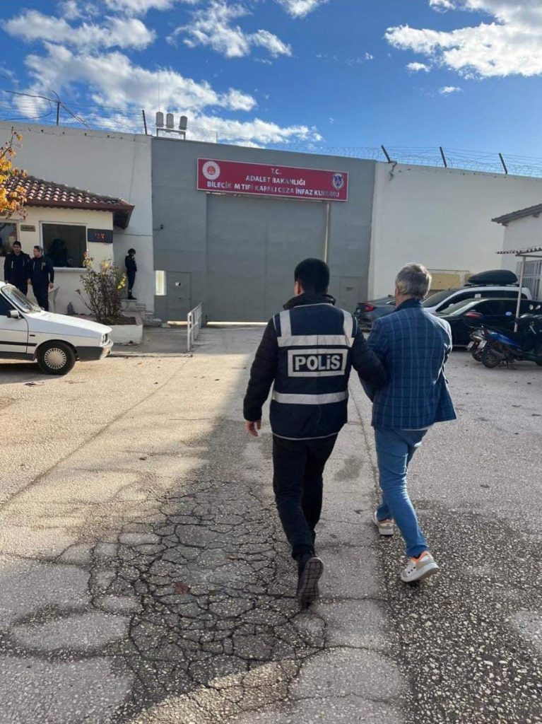 BİLECİK’TE HIRSIZLIK SUÇUNDAN ARANAN ŞAHIS YAKALANDI