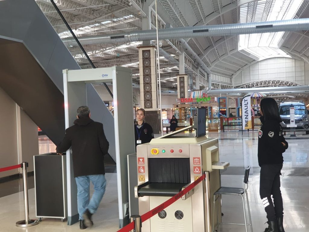 BİLECİK’TE POLİS EKİPLERİ ÖZEL GÜVENLİK PERSONELLERİNİ BİLGİLENDİRDİ