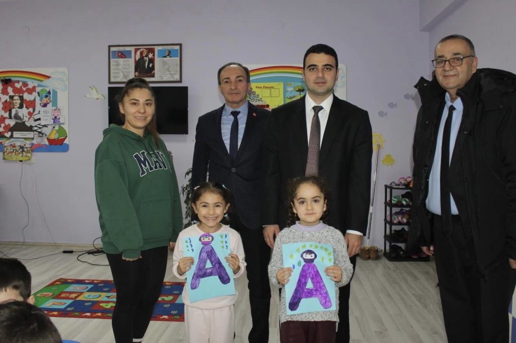 OSMANELİ KAYMAKAMI MİNİK ÖĞRENCİLERLE BULUŞMAYA DEVAM EDİYOR