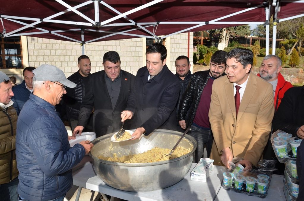 ŞİFALI PİLAV TURİSTLERDEN BÜYÜK İLGİ GÖRDÜ