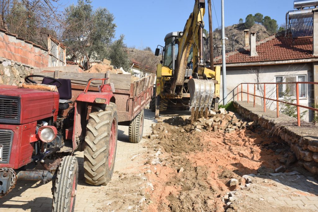 BİLECİK’İN CADDE VE SOKAKLARI YENİLENİYOR