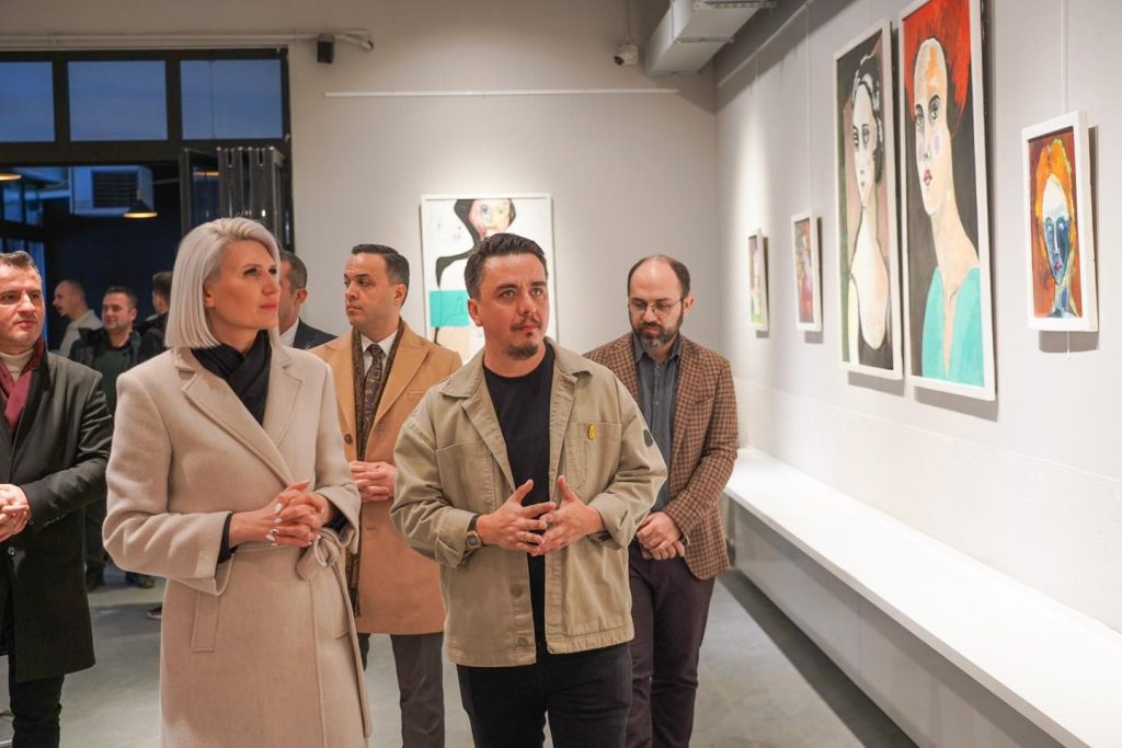 BİLECİK’TE ‘KENDİ KENDİME BİR PORTRE SERÜVENİ’ RESİM SERGİSİ AÇILDI