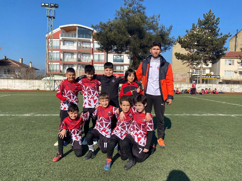 LEFKE CUP U-10 TURNUVASI’NDA FUTBOLA DOYULDU