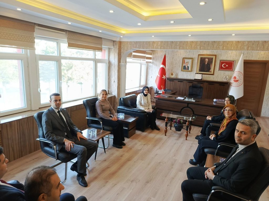 KAYMAKAM KILIÇ CEZAEVİ MÜDÜRÜYLE BİR ARAYA GELDİ