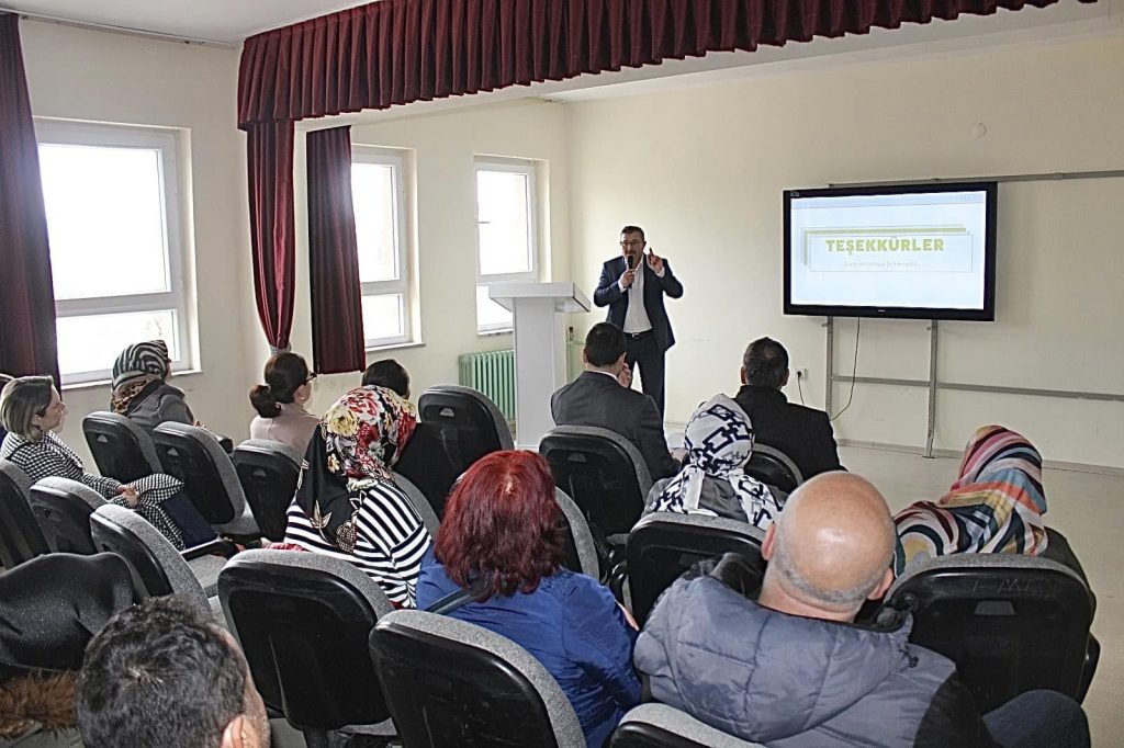 BİLECİK’TE ’VELİ AKADEMİSİ’ KONFERANSI