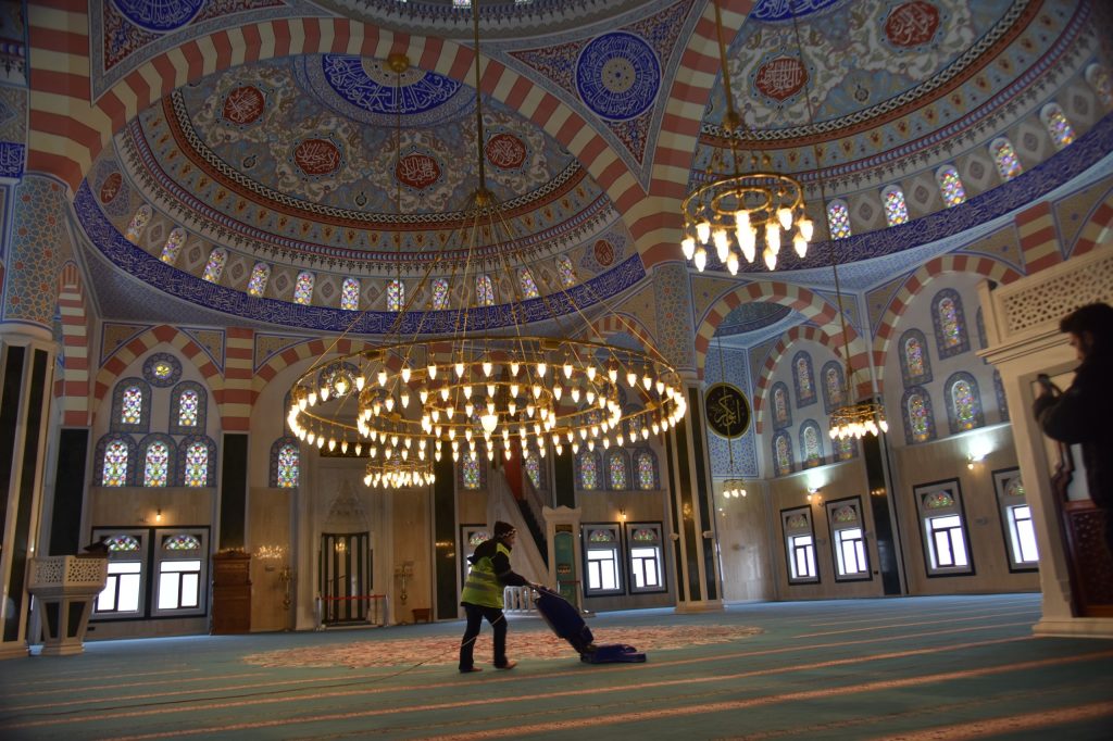 CAMİLERDE RAMAZAN TEMİZLİĞİ YAPILDI