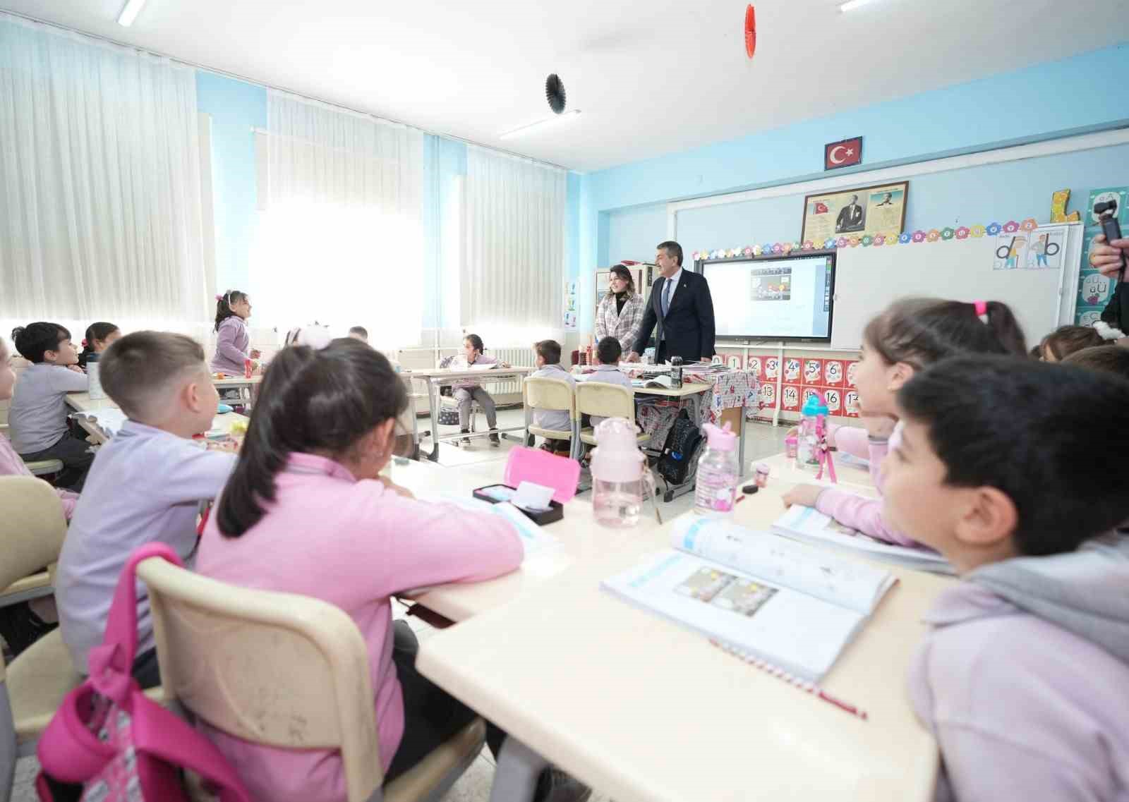 Milli Eğitim Bakanı Yusuf Tekin’den sürpriz ziyaret