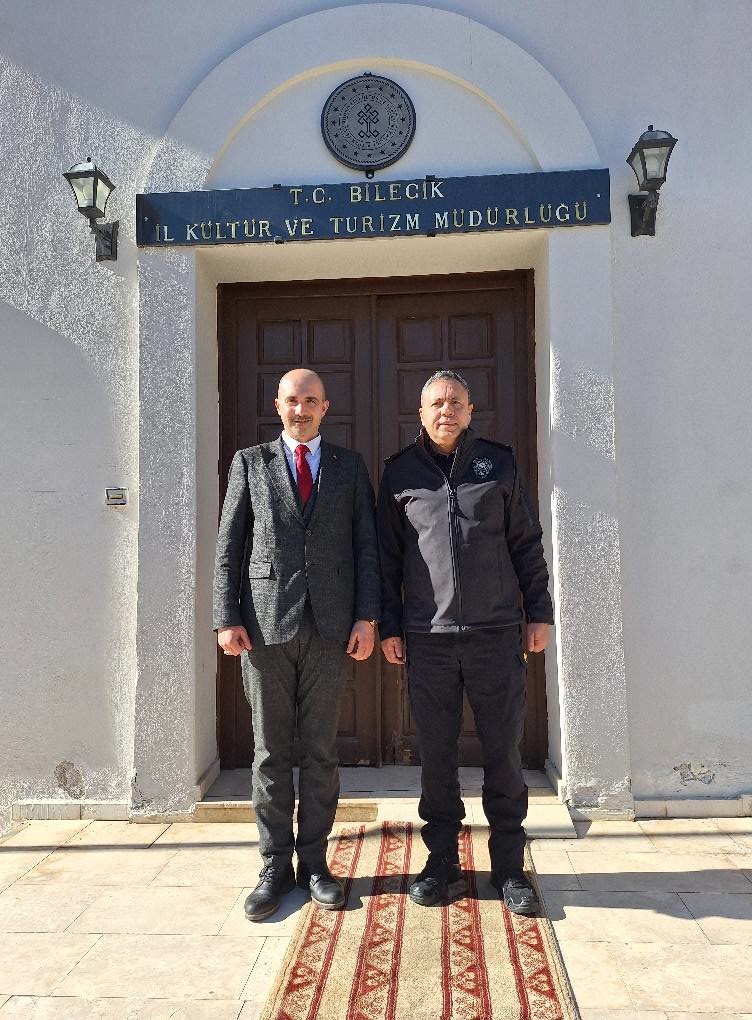 İKİ MÜDÜR BİR ARAYA GELEREK KENTİN KÜLTÜREL SORUNLARINI ELE ALDILAR