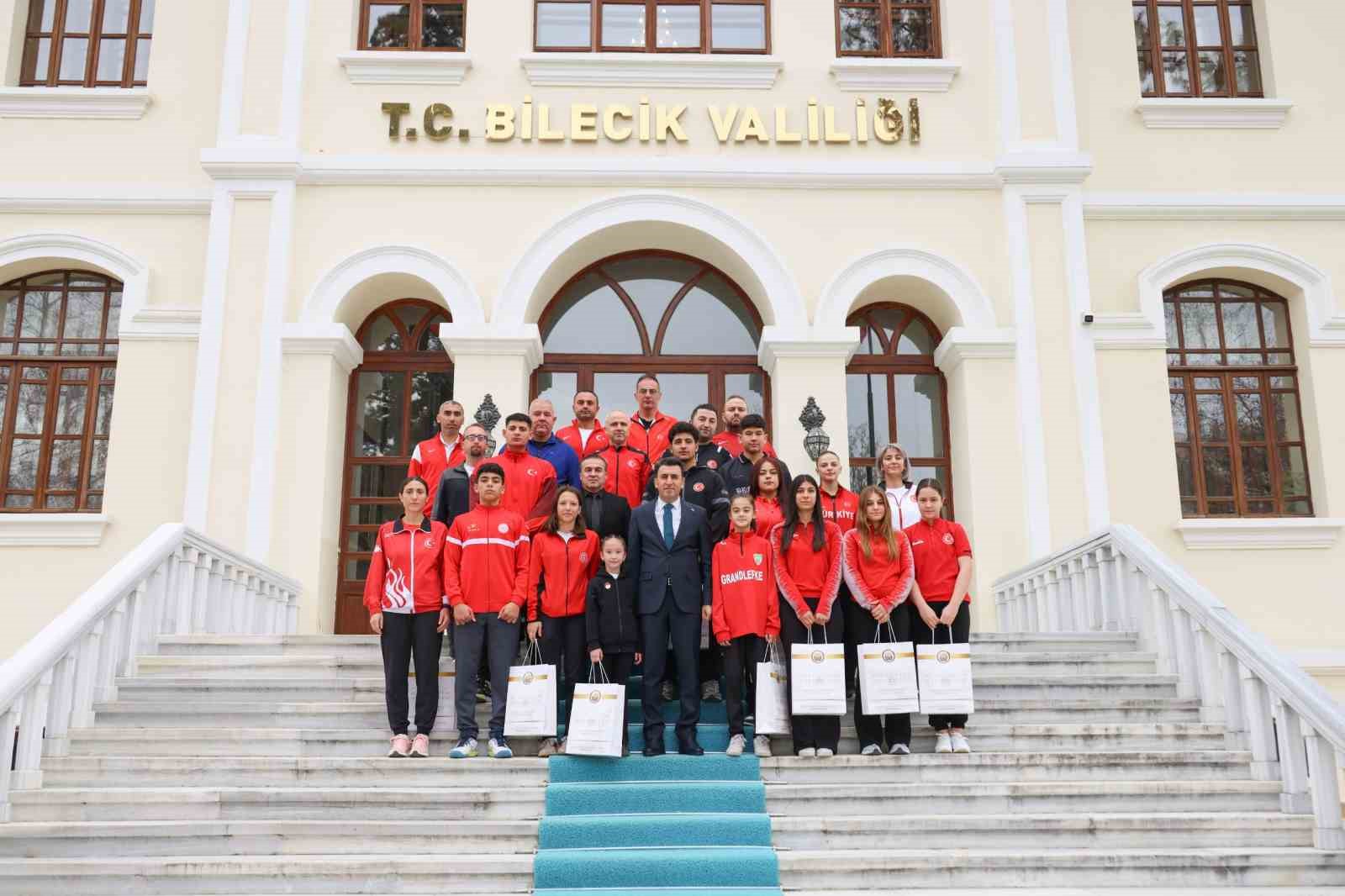 Bilecik’in gururu sporcuları ağırladı