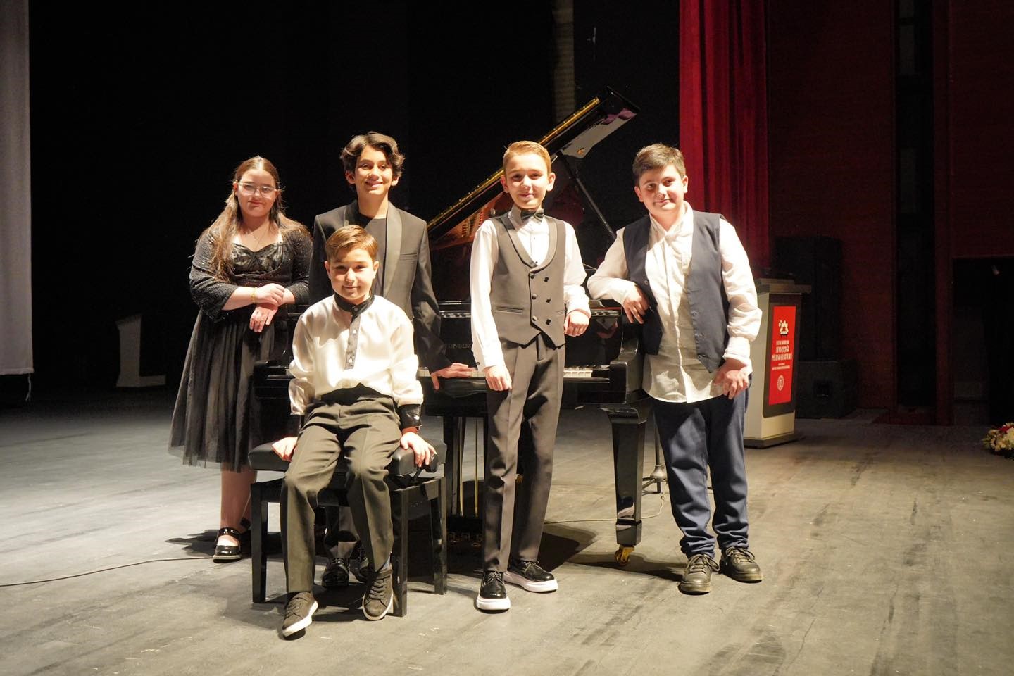 Uluslararası Piyano Festivali’nde 200 genç piyanist festivalde sahne aldı