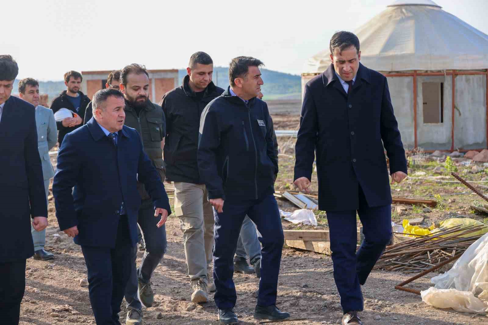 Gençlik Kampı ve Oba Kültürü Tematik Parkı’nda çalışmalar hızla devam ediyor