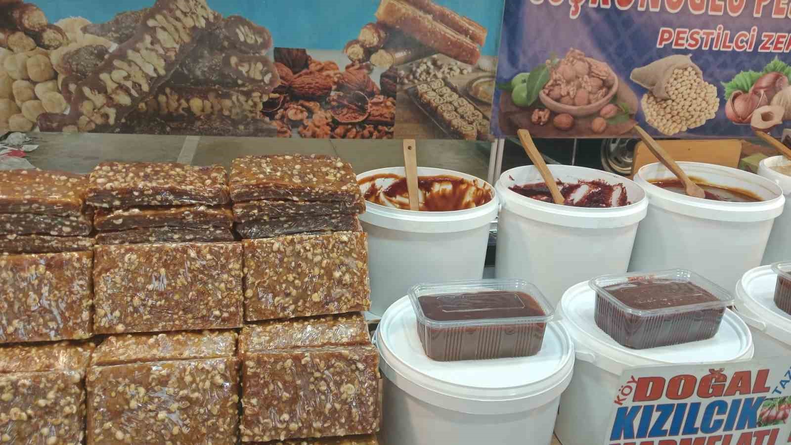 Bilecik’te düzenlenen festivalde açıkta satılan ürünlere tepki