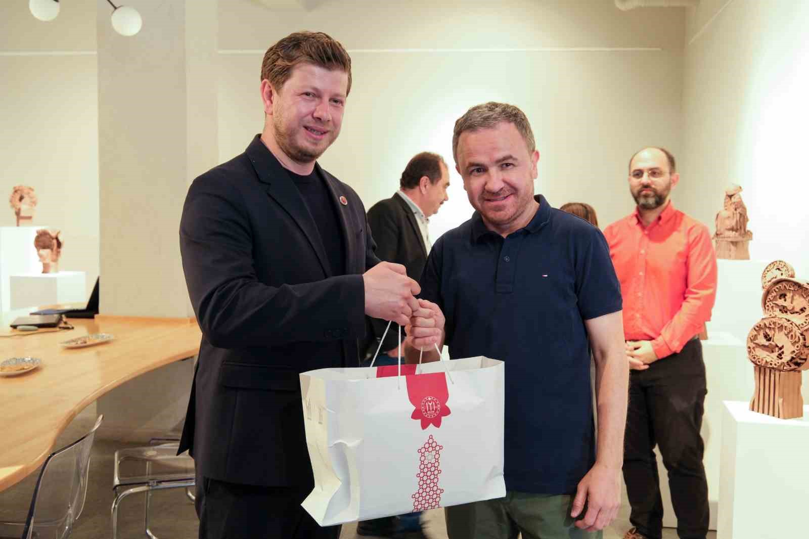 Bilecik’te ‘Zamanla’ seramik sergisi, sanatseverlerle buluştu