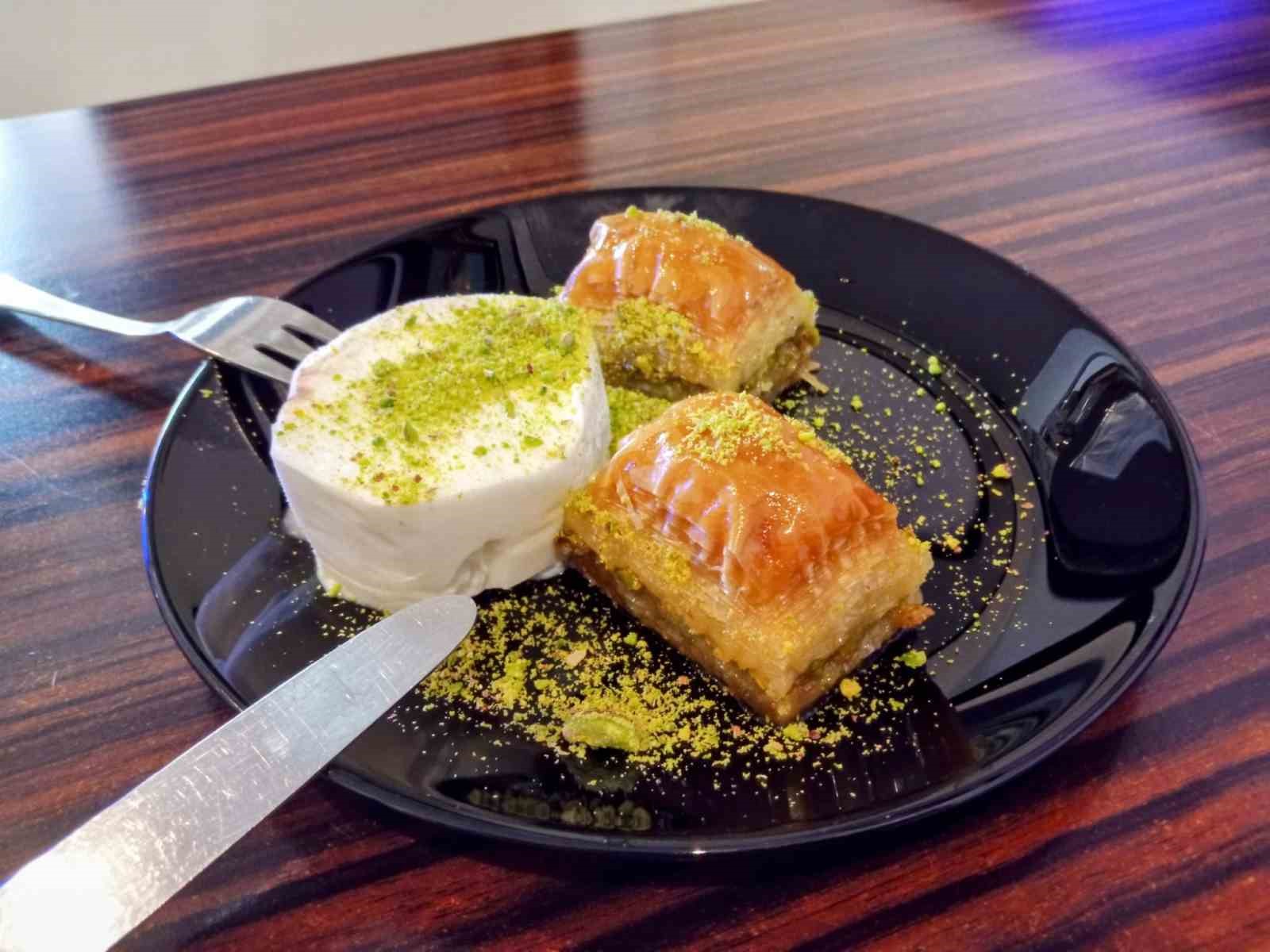(ÖZEL) Bu yıl baklavanın yanında doldurma revaçta