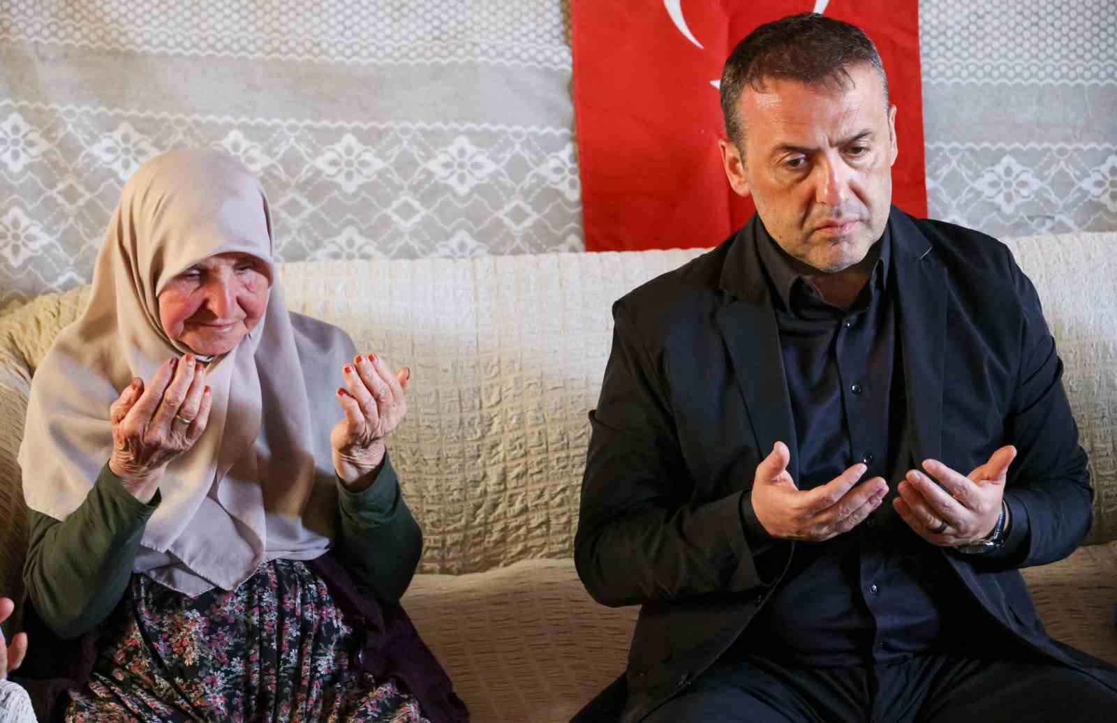 Vali Sözer’den şehit ailesine ziyaret