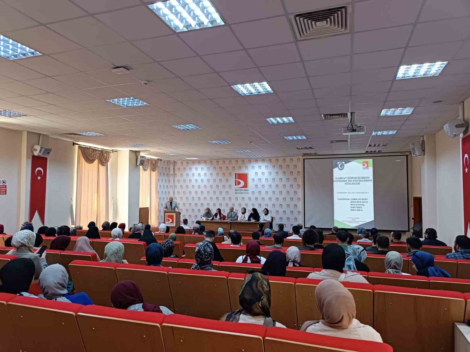 İlahiyat Fakültesinde ‘Din Eğitimcisinin Nitelikleri’ paneli düzenlendi