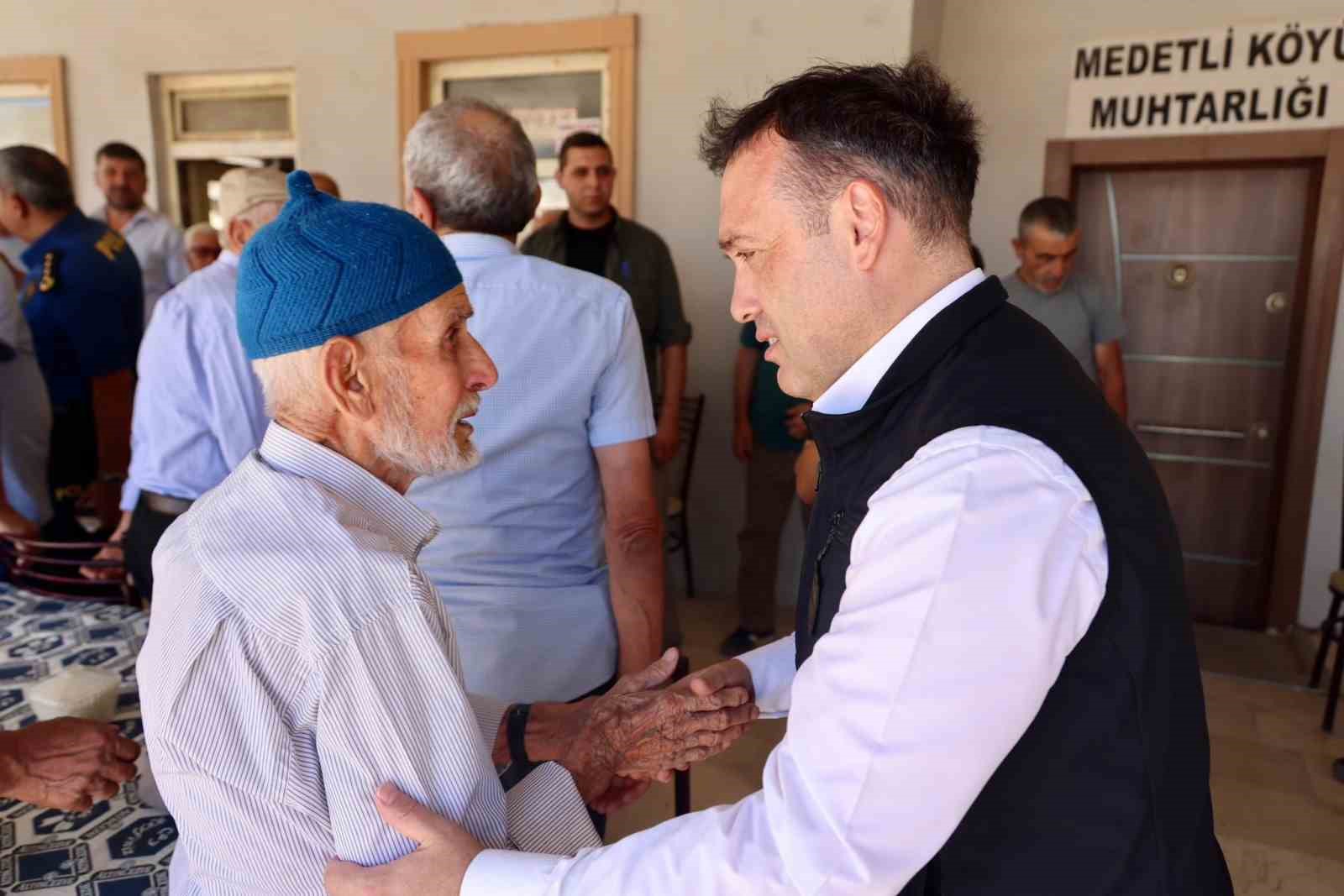 Kontrol altına alına yangın sonrası alevlerden etkilenen köylere ziyaret