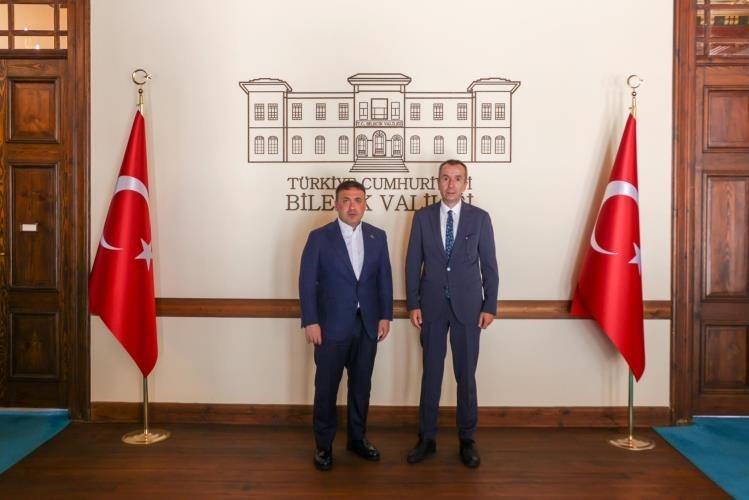Bilecik Valisi Faik Oktay Sözer, İl Tarım ve Orman Müdürü Çetin Ayvalık’ı makamında ağırladı