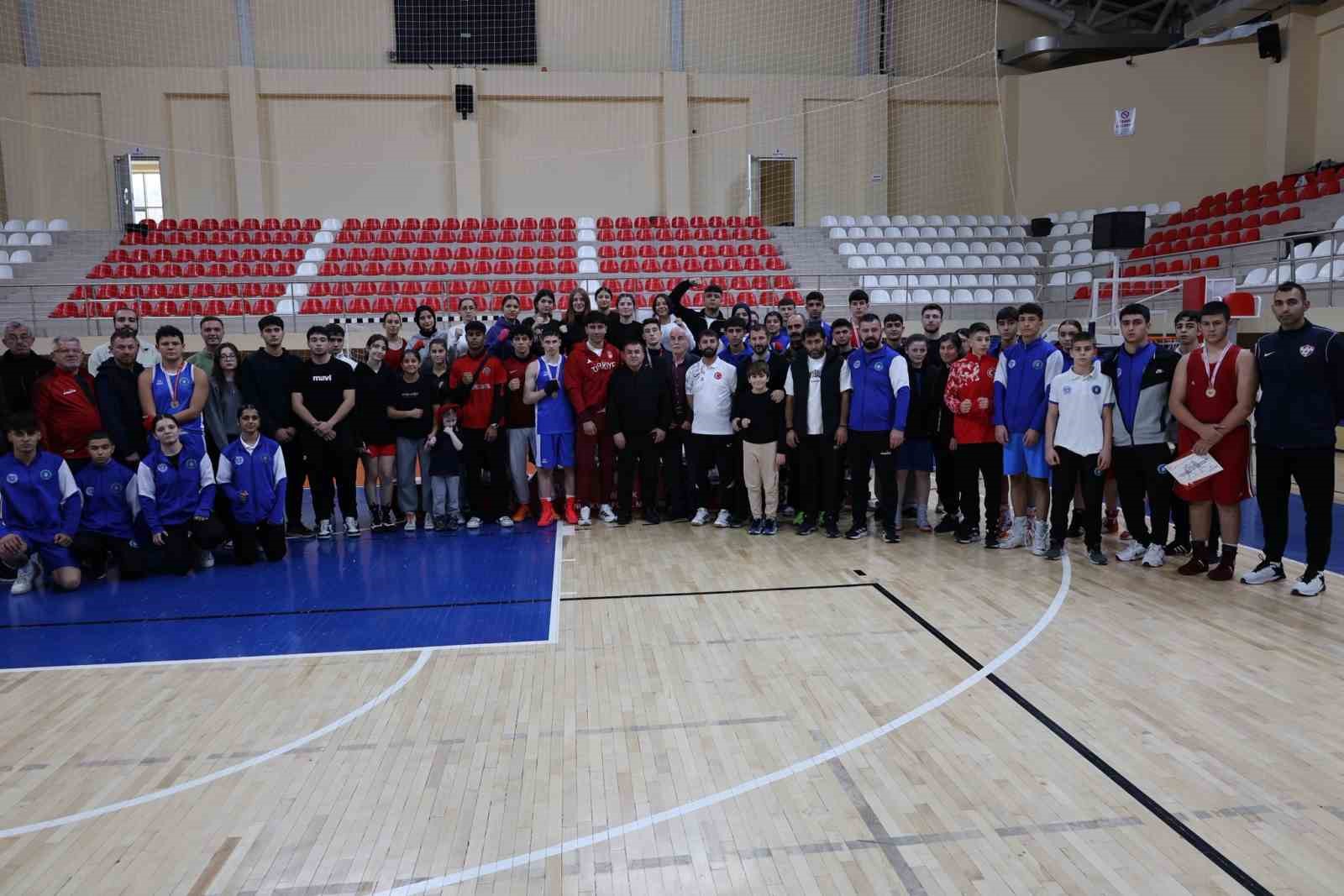 Bilecik’te Atatürk Kupası Boks Müsabakaları tamamlandı