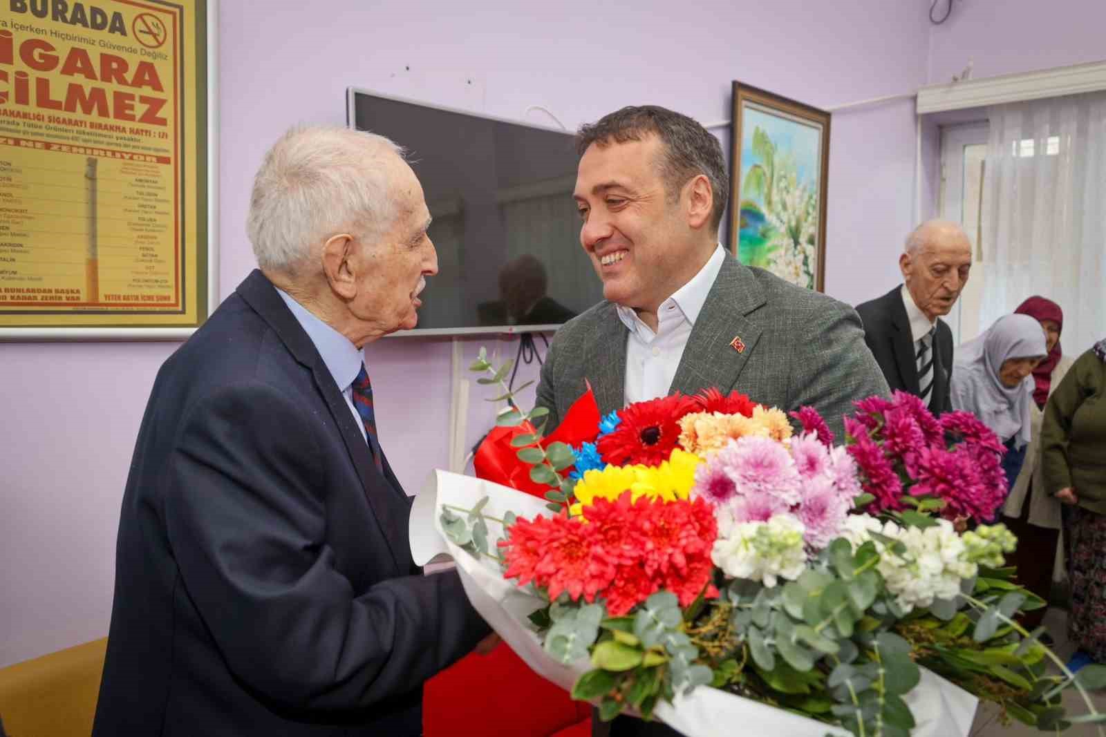 Vali Sözer’den emekli öğretmenlere anlamlı buluşma