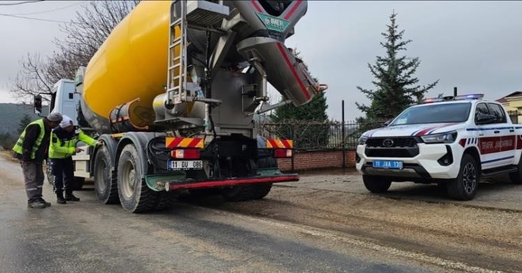 Jandarmadan ticari araçlara kış lastiği denetimi