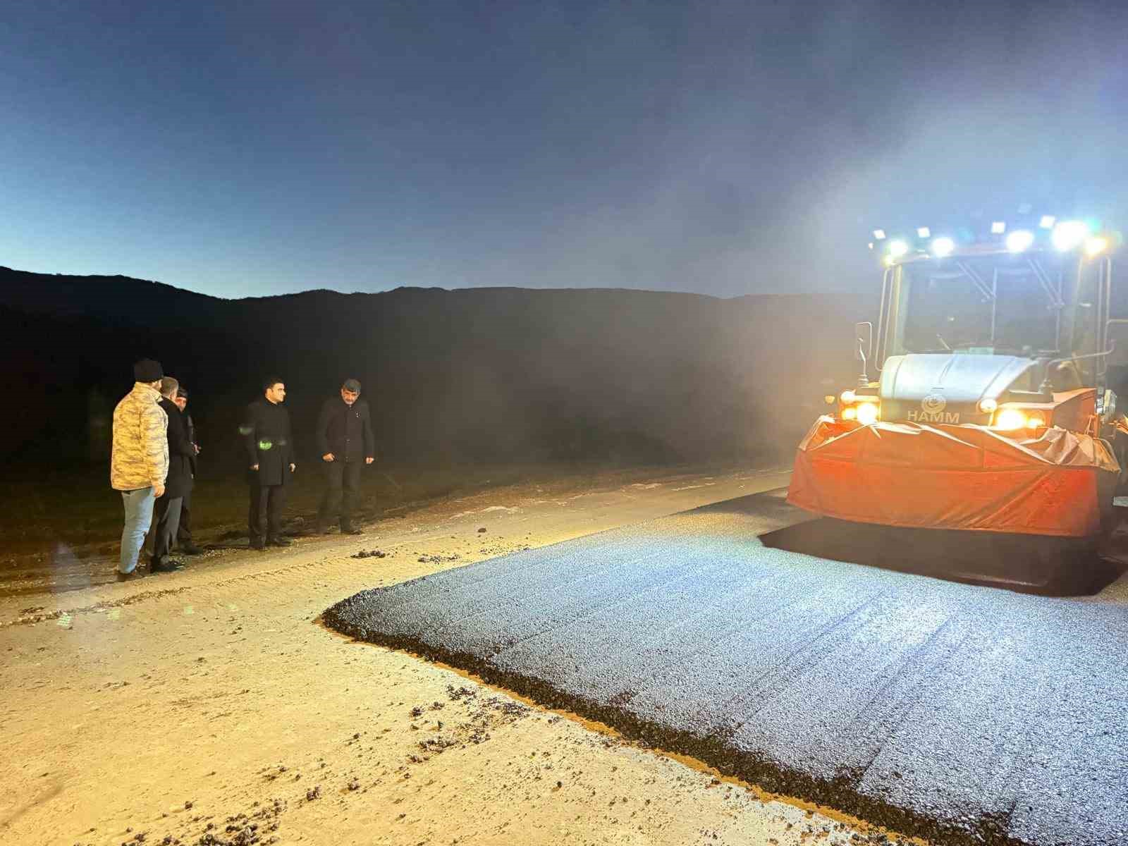 Bilecik köy yollarında asfalt mesaisi