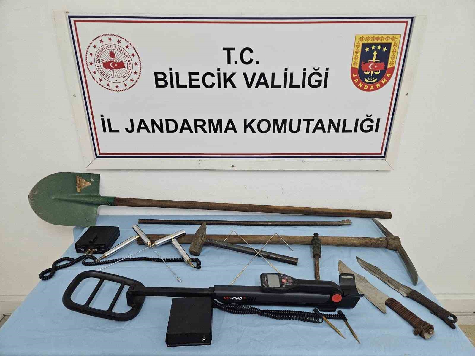Bilecik’te define avcıları suçüstü yakalandı
