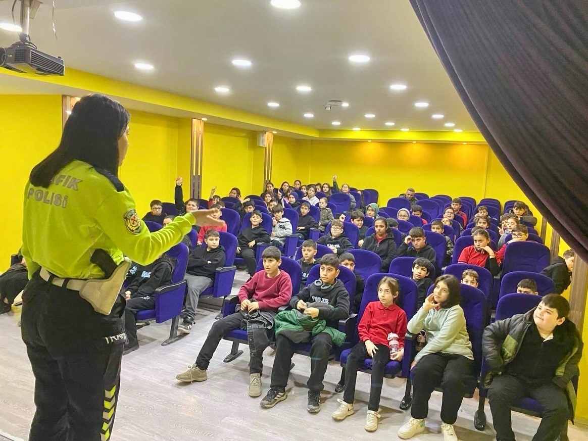 Bilecik’te “Trafik Dedektifleri Projesi” kapsamında öğrencilere eğitim