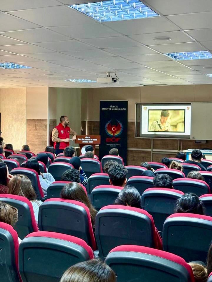 Bilecik’te “Gençlik Ve Güvenli Gelecek Projesi” kapsamında öğrencilere bilgilendirme