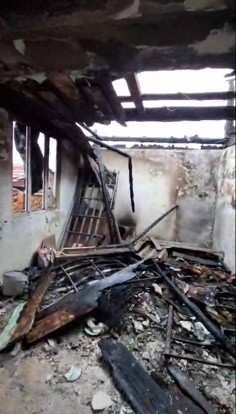 Metruk evde çıkan yangın korkuttu