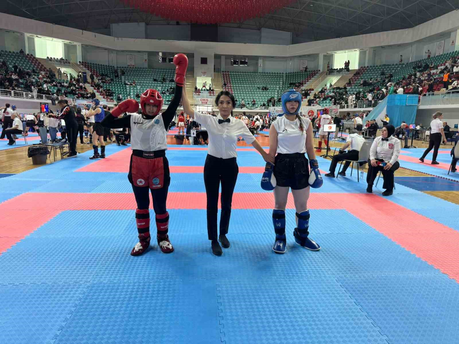 Diyarbakır’da düzenlenen Kick Boks Şampiyonasında Pazaryeri damgası