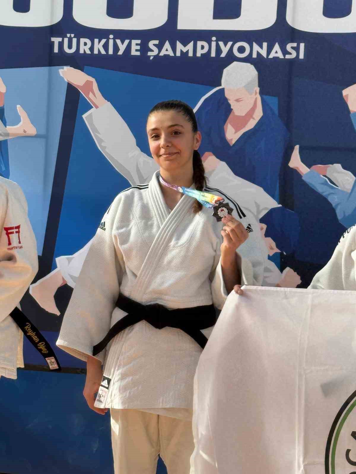 Bilecikli sporcu Türkiye 3’üncüsü oldu